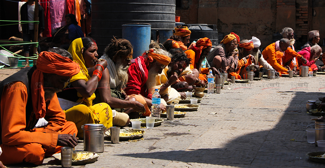 पशुपतिमा आइपुगे ३५ सय साधुसन्त, मासु–मदिरा–गाँजा–भाङ–चरेस बिक्रीवितरणमा प्रतिबन्ध